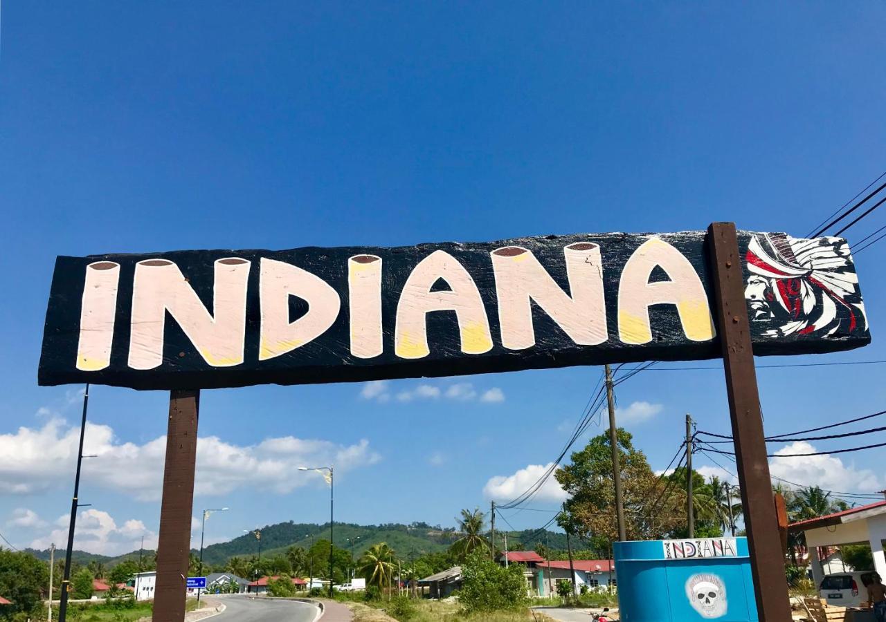 Indiana Cafe & Dorm Bed & Breakfast Pantai Cenang  Ngoại thất bức ảnh