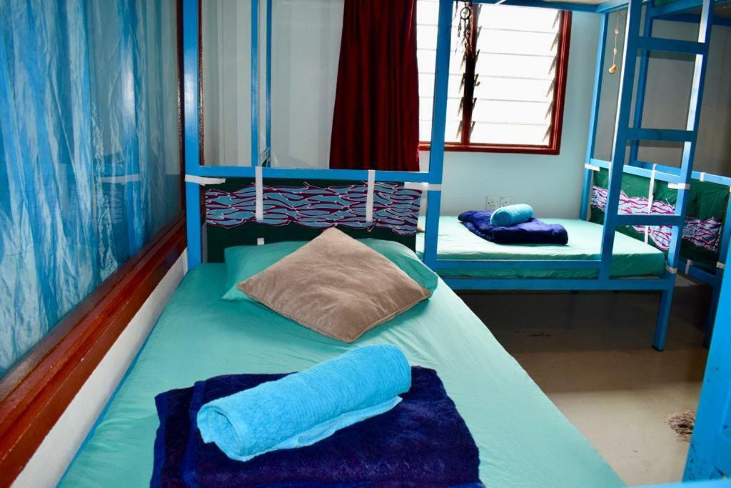Indiana Cafe & Dorm Bed & Breakfast Pantai Cenang  Ngoại thất bức ảnh
